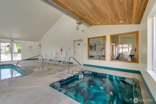 Hot tub & pool