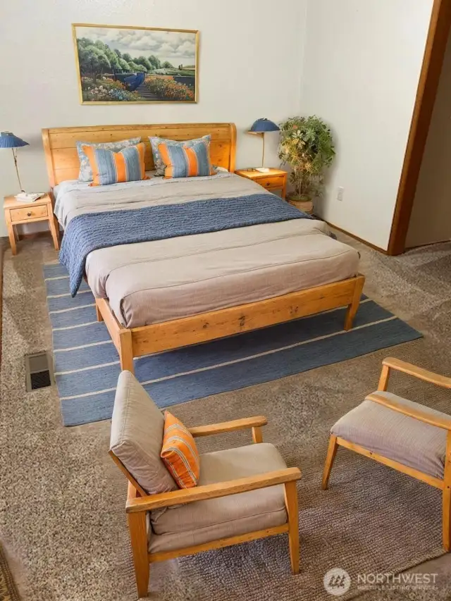 VIRTUAL STAGED 3RD BDRM