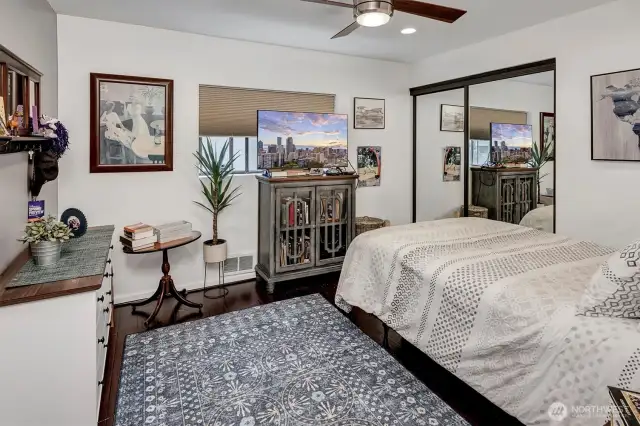 ~2nd bedroom
