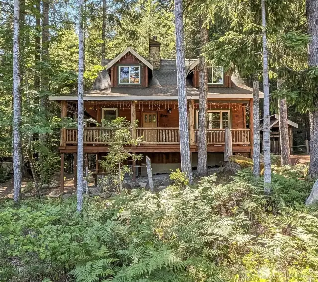 Are you looking for the perfect forever home or a weekend get away, this home is your dream come true