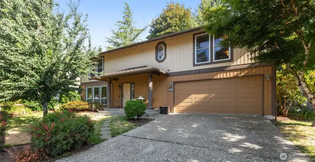 Welcome to Amberley on English Hill. This south facing home brings in so much natural light and has an incredibly generous backyard that backs up to the neighborhood access trail.