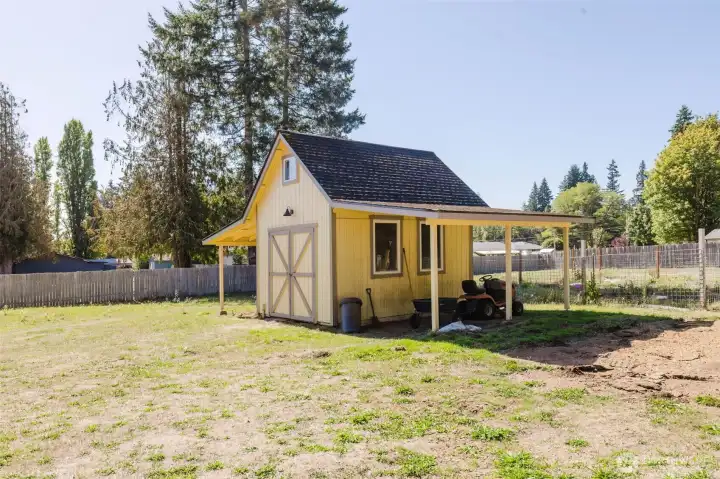 Tiny shed was used as a pottery barn. Maybe a craft room or Studio?