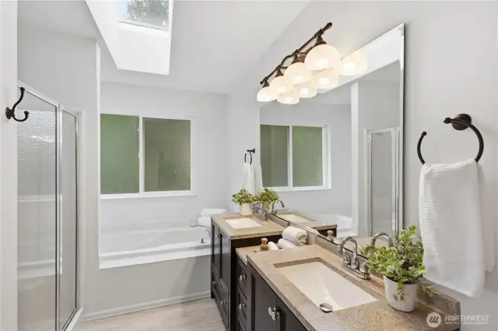 Primary 5 piece en-suite