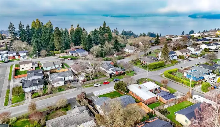 Close to Beaches and Parks