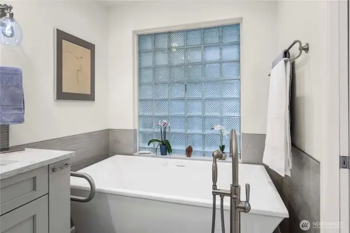 Newly remodeled primary bath.