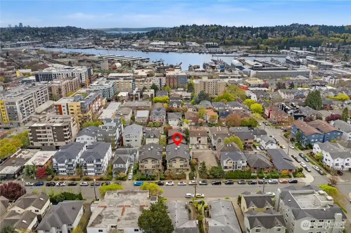 Condo has a Walk Score of 95 - only 4 blocks to the waterfront.