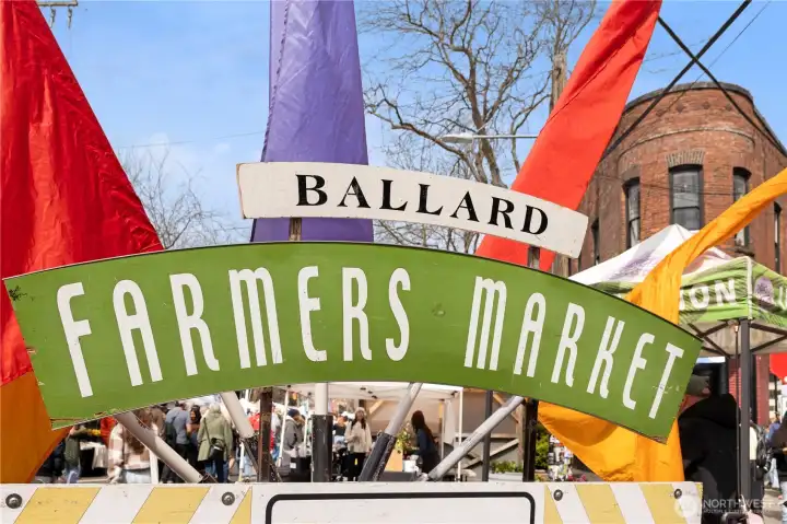 Walking distance to the legendary Ballard Farmer's Market~