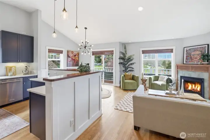 Facing west gives natural light all day.