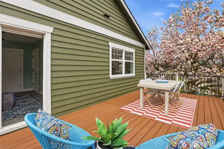 Enjoy privacy and the beautiful Magnolia tree.