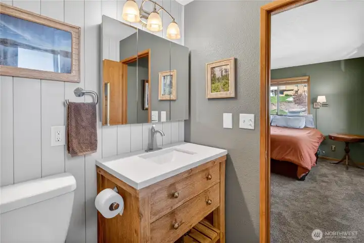 En suite Bath En suite Bath