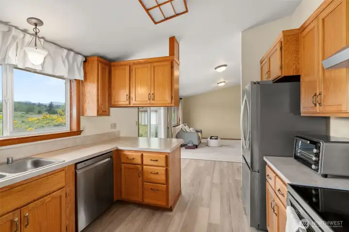Stainless steel kitchen appliances stay with home.
