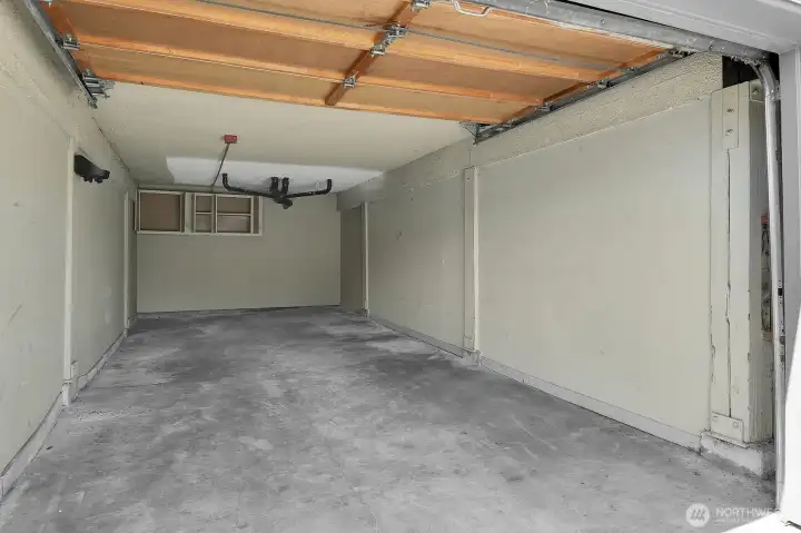 Spacious Garage #33