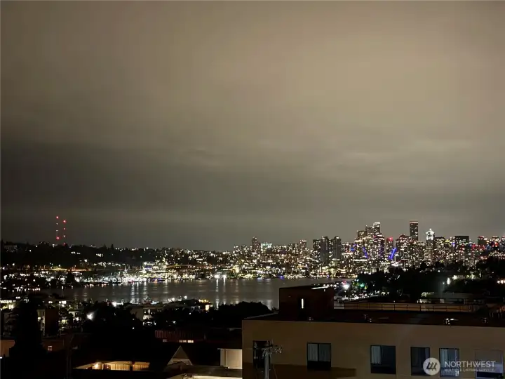 Night view of Lake Union and the Beautiful City of Seattle from the roof.