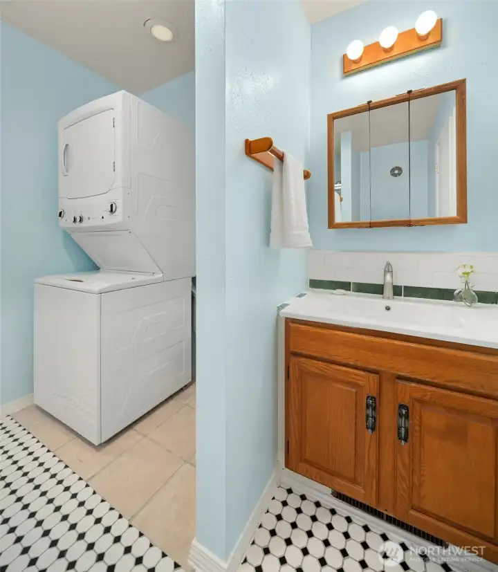 Main floor bath with laundry