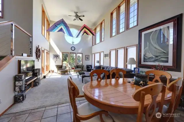 Dining table between the kitchen and great room