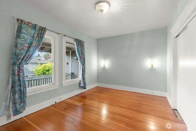 718 B Bedroom
