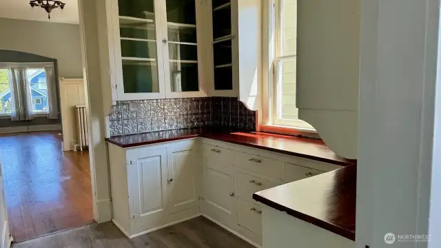 718 A Pantry