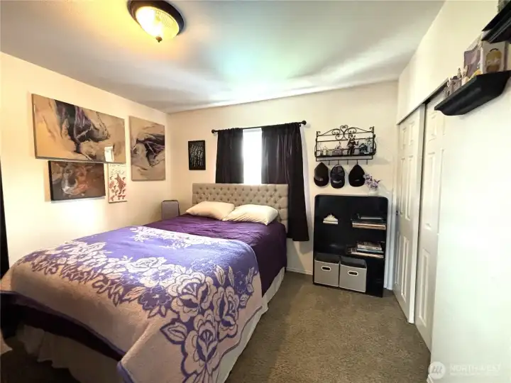 2nd bedroom