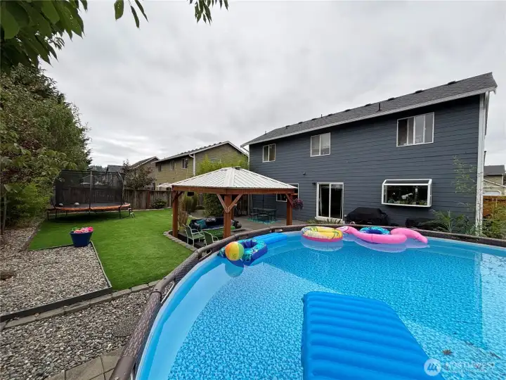 Wonderful above ground pool with heater, filter and full of enjoyment & fun for all!