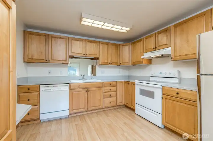 All appliances stay, including washer & dryer in the garage