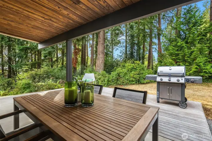 Expansive lot sizes throughout the Hilltop Community, ensure abundant privacy from all sides.