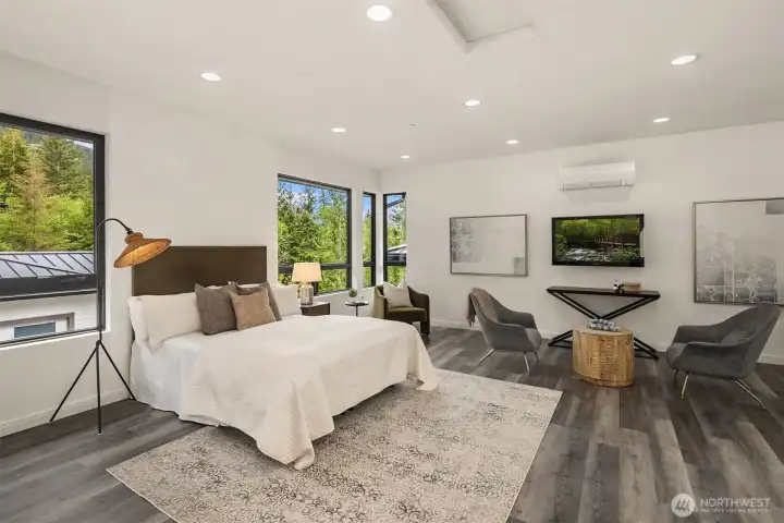 Not photographed to the left is a large studio office space.  So many possibilities.