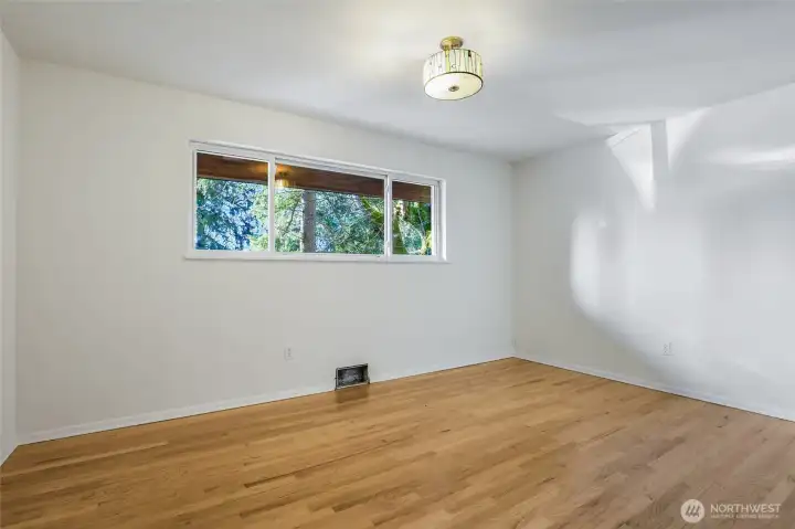 Second upstairs bedroom