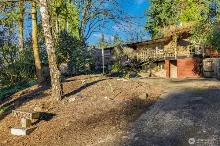 Circular drive makes parking easy