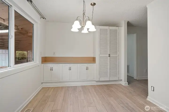 Prep area/breakfast bar with addiontial storage