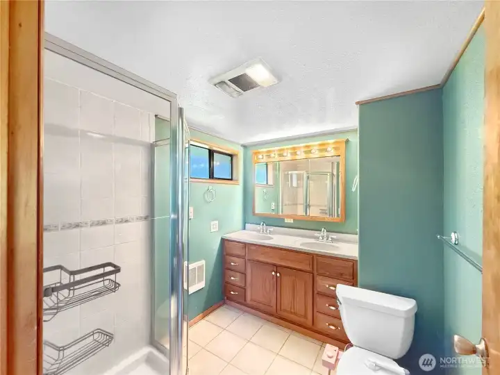 Great layout for college students, extended family, or nanny suite