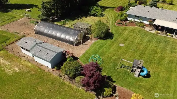 Large 20x48 greenhouse for year-round gardening and early-season growing