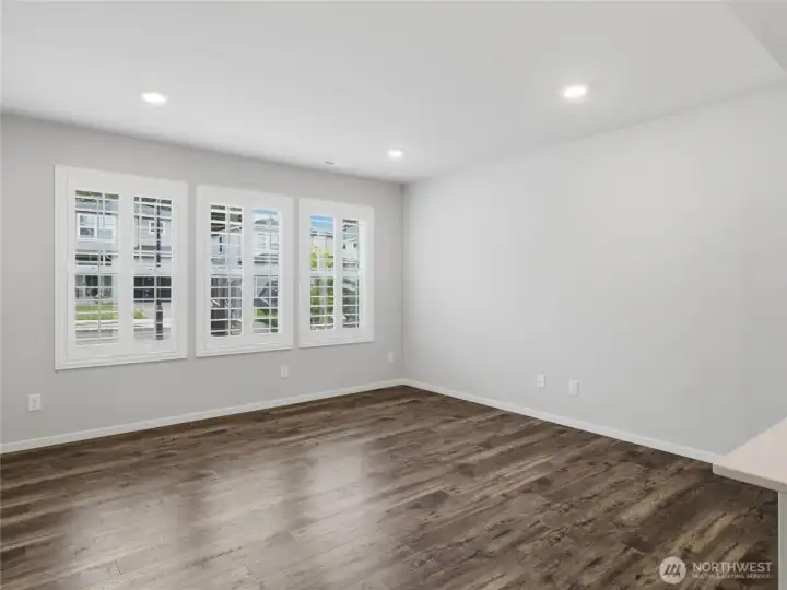 Living room without virtual staging, recessed lighting is a plus! Living room without virtual staging, recessed lighting is a plus!