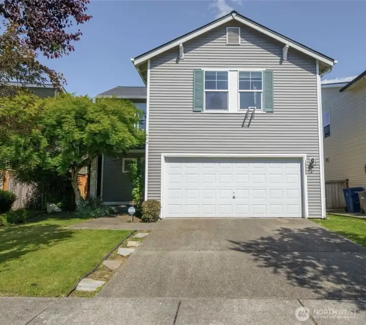 Welcome home. From the moment you pull into the driveway, you'll feel right at home. Welcome home. From the moment you pull into the driveway, you'll feel right at home.