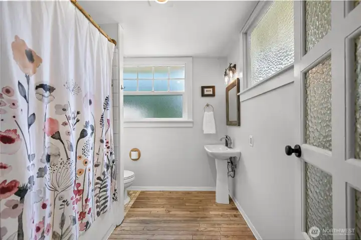 Full bathroom downstairs