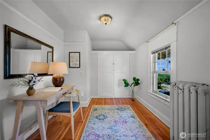 Sitting room in primary bedroom
