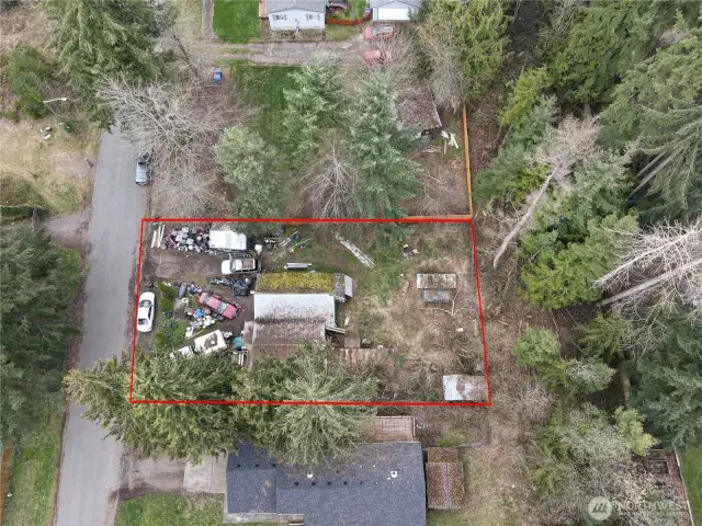 Great level lot fort building.