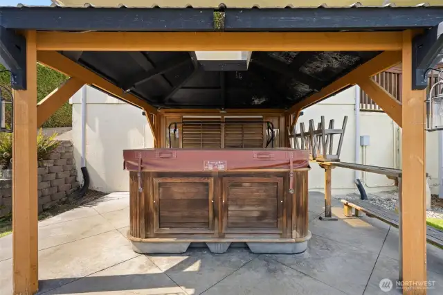 Lower Level Cabana and Hot Tub