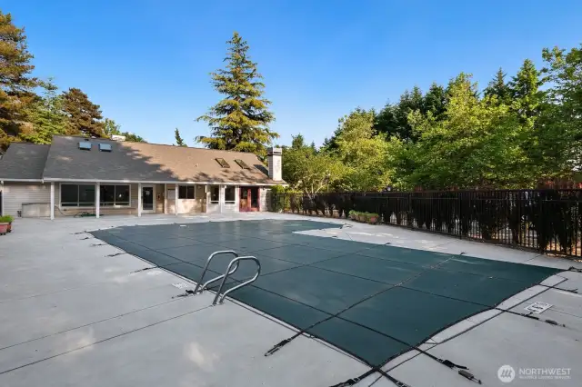 Community pool