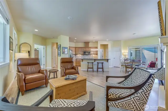 Full sized entertaining areas and an easy flow to the outdoor spaces.