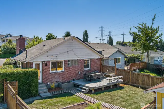 Fully Fenced Back Yard