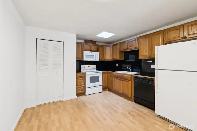 Kitchen with tile counters