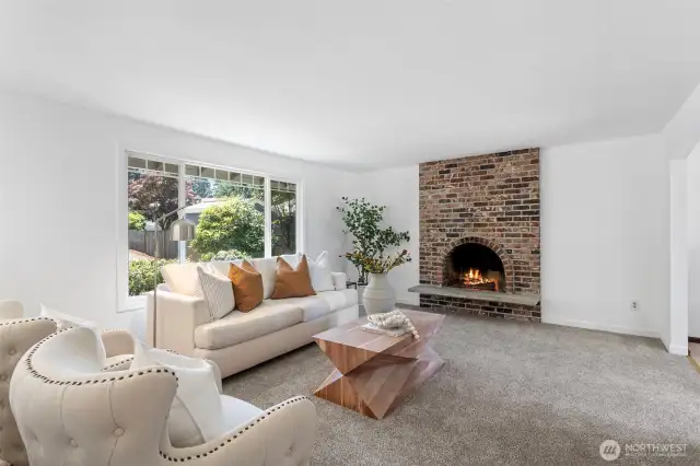 Living Room with fireplace