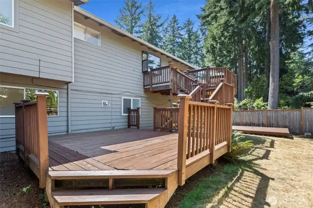 Multi-level deck