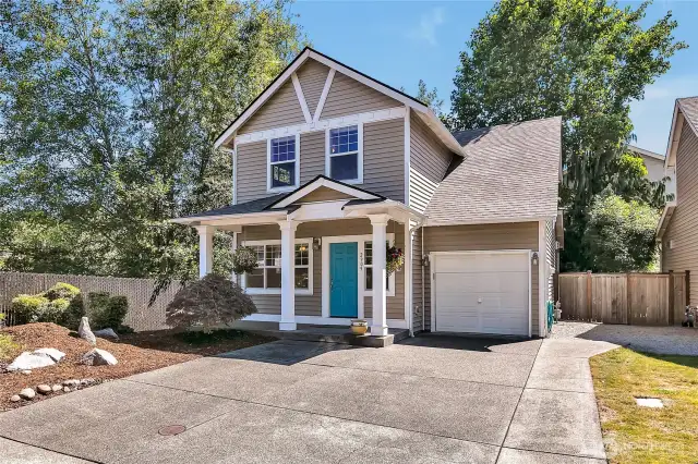 2 car tandem garage with room for 2 more cars in driveway ~