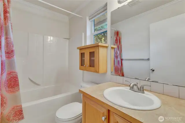 Another full bath upstairs!