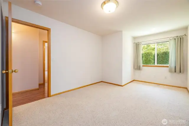 2nd Bedroom Entry