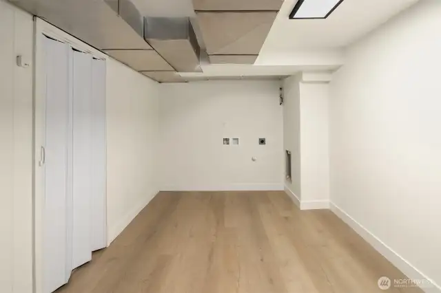 Huge Utility Room