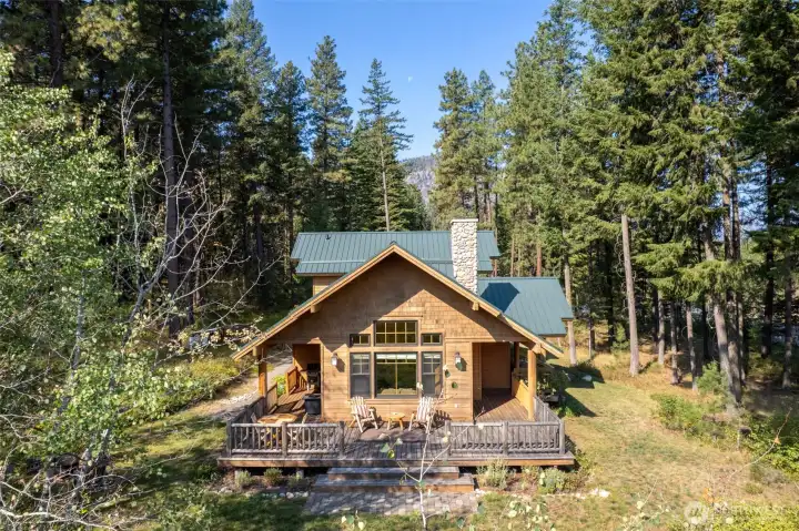 Northwest lodge-style home set in Mazama’s premier Wilson Ranch.