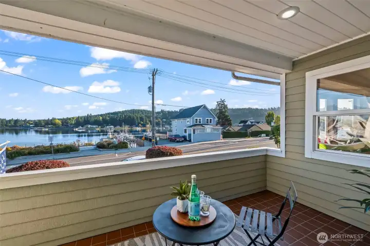 Deck off dining room