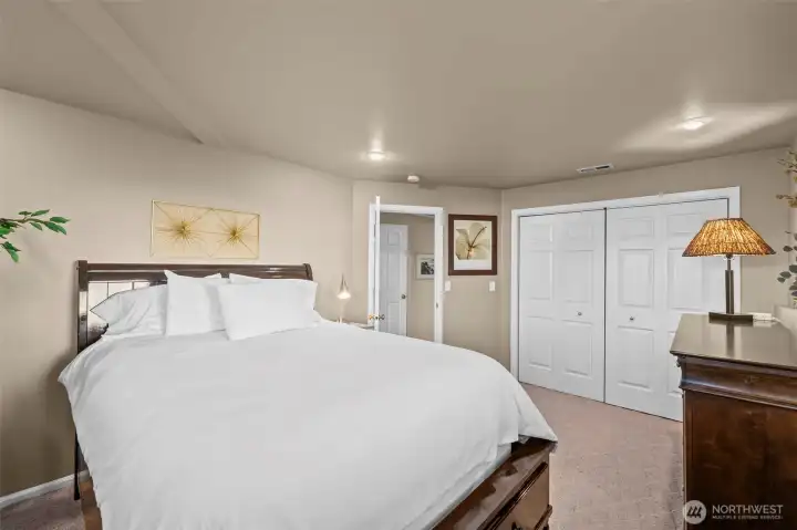 Lower bedroom